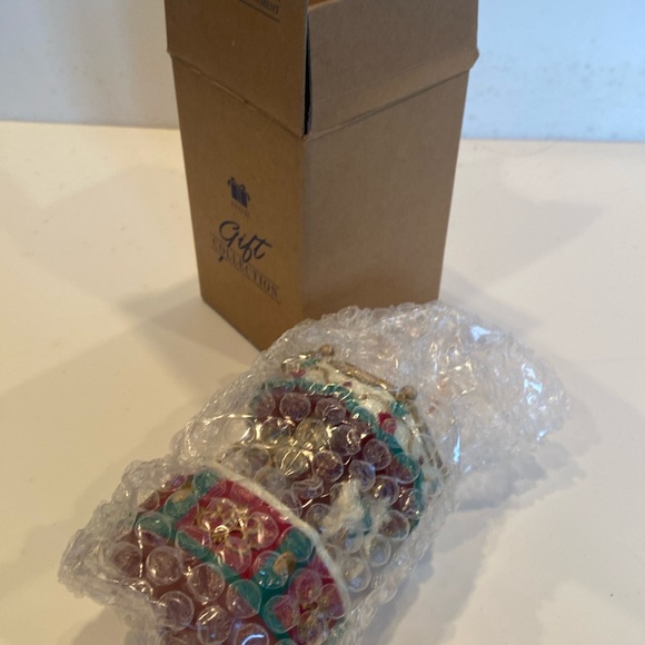 NIB and Vintage 1996 Avon Gift Collection Musical Carousel Ornament - Picture 2 of 3